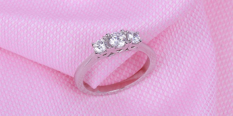 How Much Should You Spend On An Engagement Ring